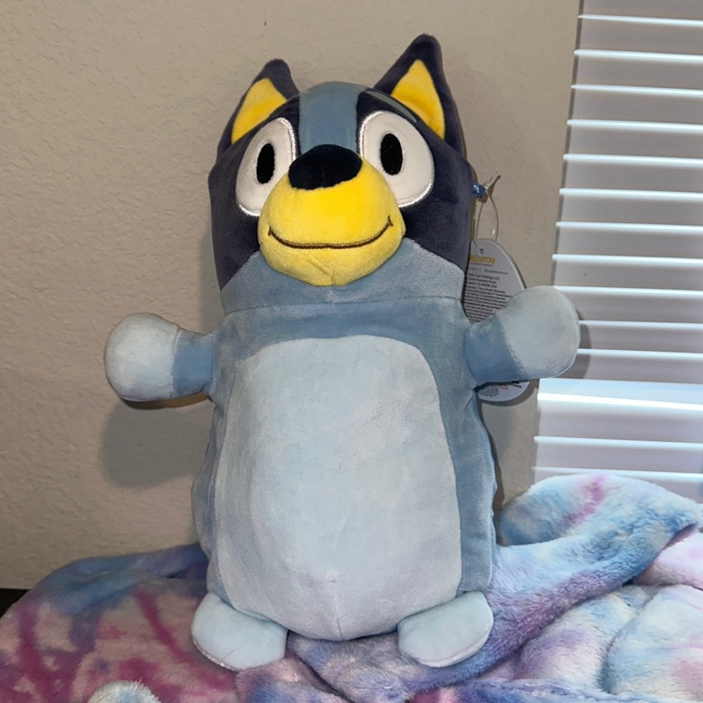 Hug Me Bluey Squishmellow New with Tags